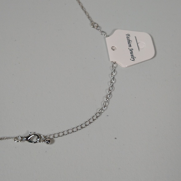 Irish Claddagh silver necklace - Picture 3 of 4